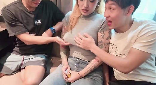大象传媒・平行宇宙的两种脚色人生・鱿鱼