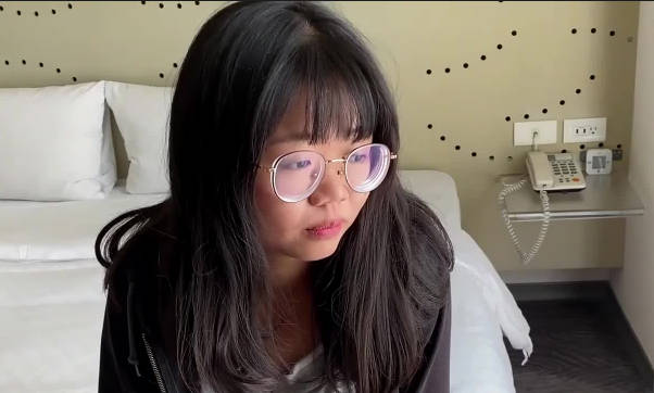 年轻可爱眼镜妹妹・南橘