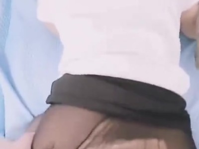 海角社区・上演制服诱惑黑丝足交挑逗・撅起翘臀骑乘榨精